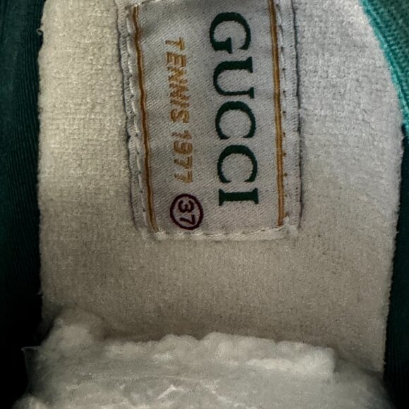 NEW Gucci Beige Monogram Sneakers with Red and Green Accents - Picture 6 of 8